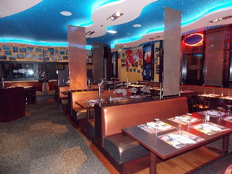 Warm'up Restaurant & Pub